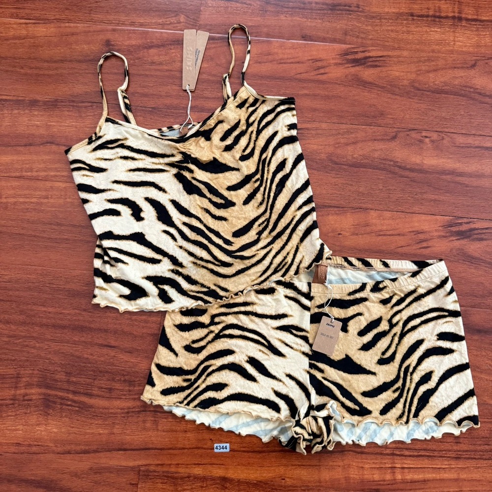 Skims Cami Sleep Set Bronze Tiger Print Size Small NWT - Picture 8 of 8